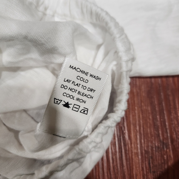 Amber Sakai Keyhole White Puff Sleeve Shirt - Picture 4 of 5